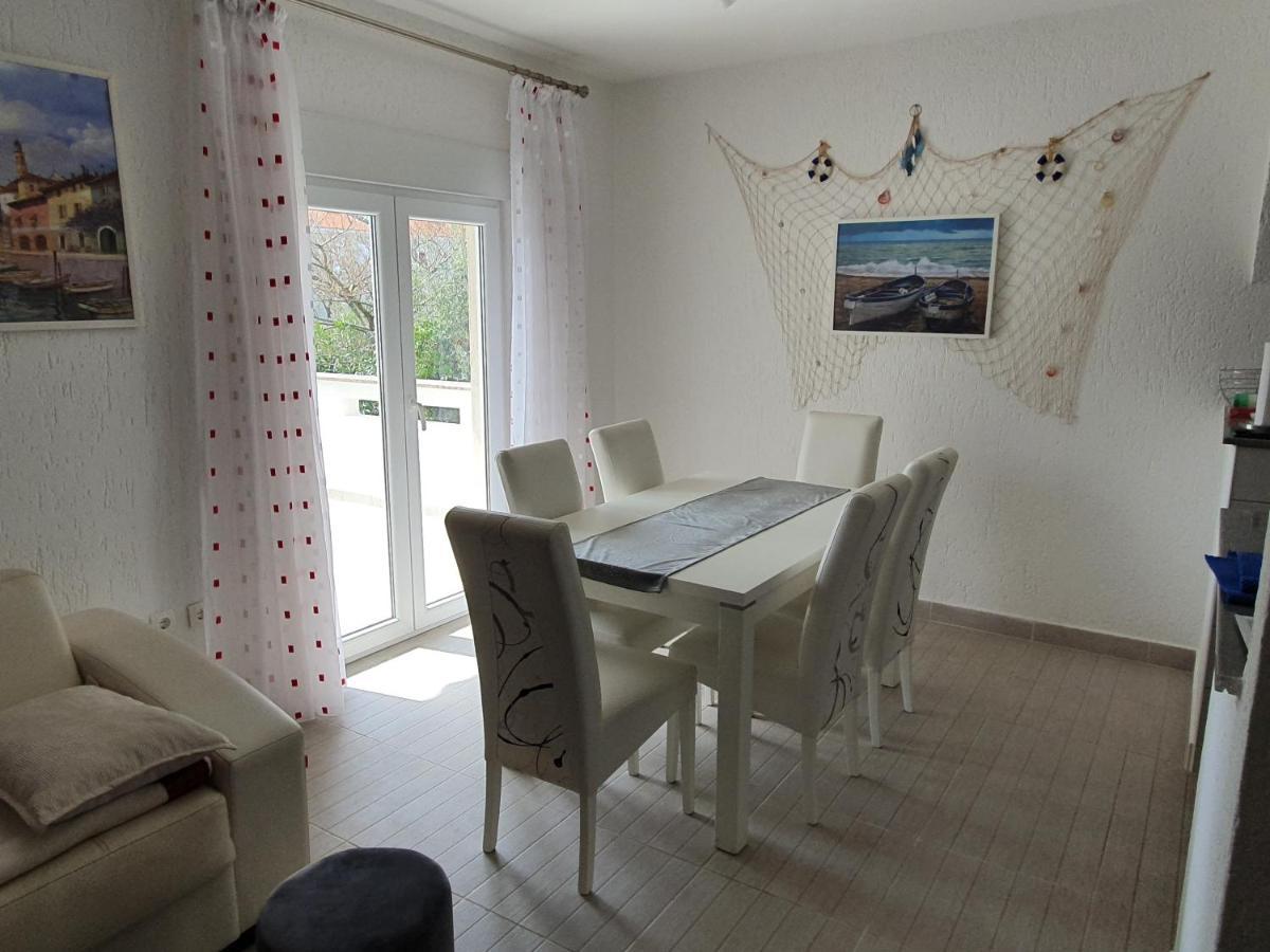 Apartmani Bozic-Tokic Krk Town Exterior photo