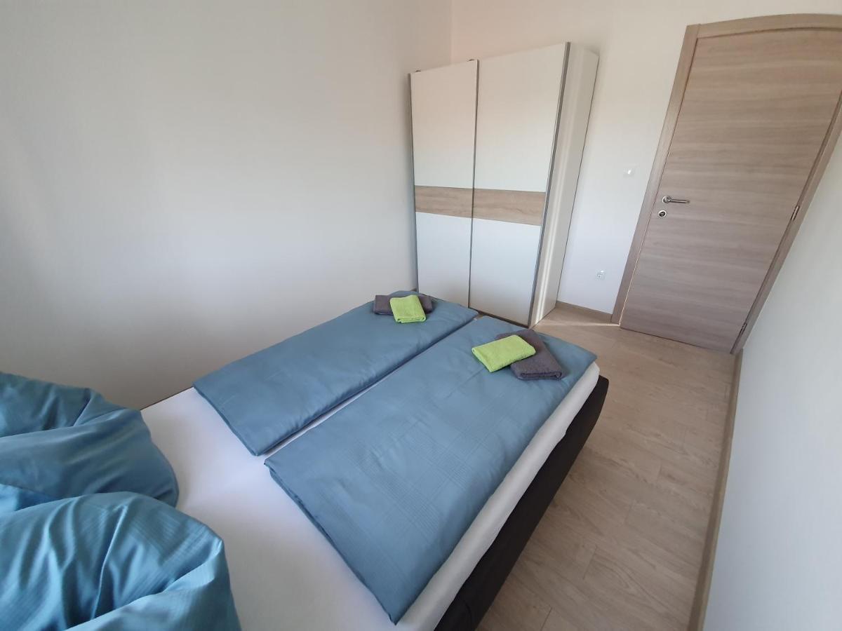 Apartmani Bozic-Tokic Krk Town Exterior photo
